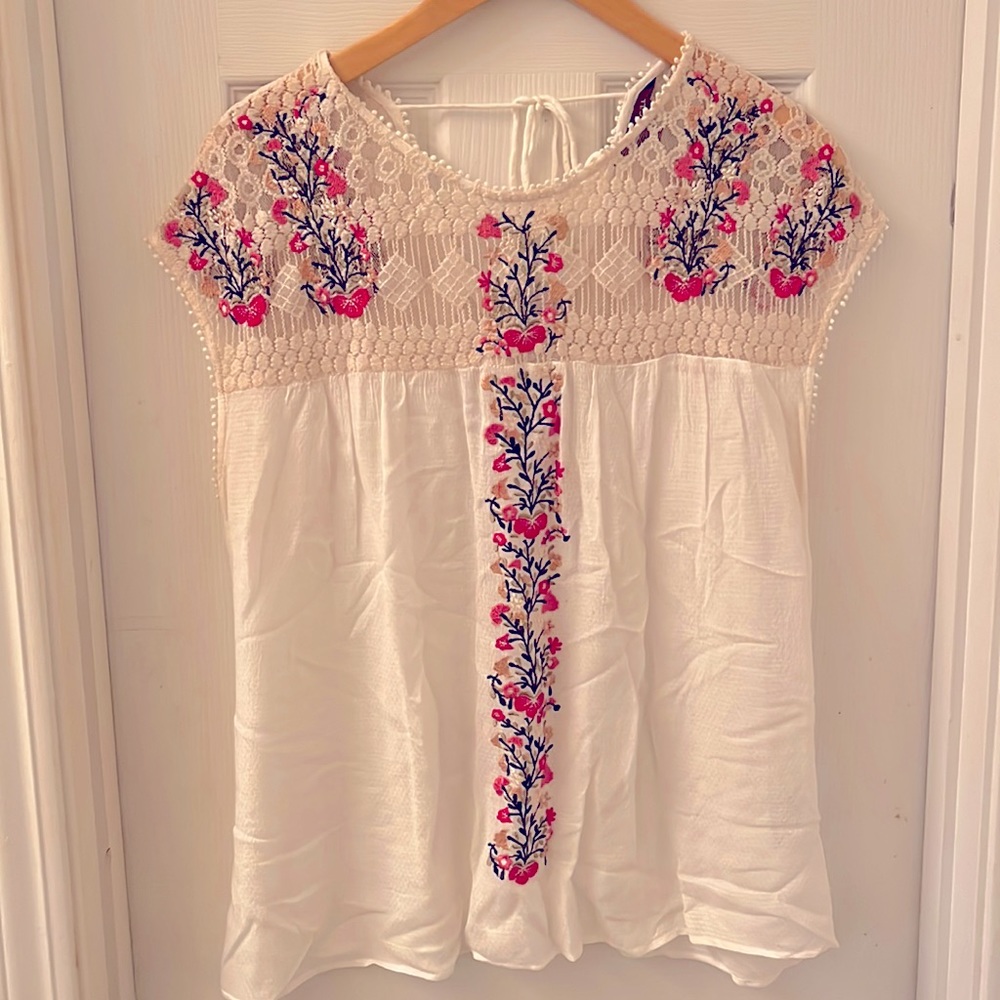 Anthropologie Ranna Gill embroidered blouse. Size M.